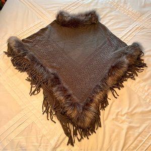 Ellie & Kate Gray Fur Lined Fringe Poncho/Cape